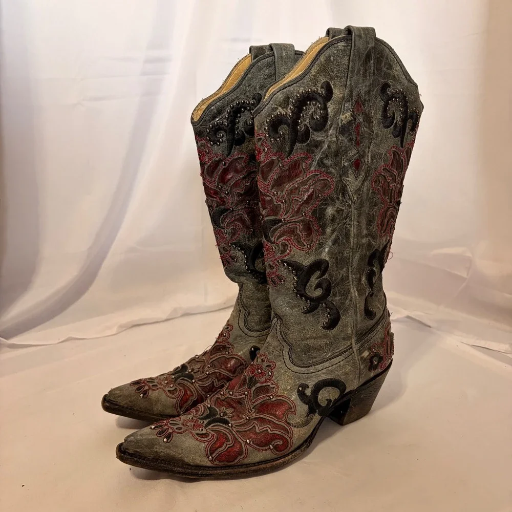 Corral Stunning Grey cowboy boots with red embroidered and studded detailing